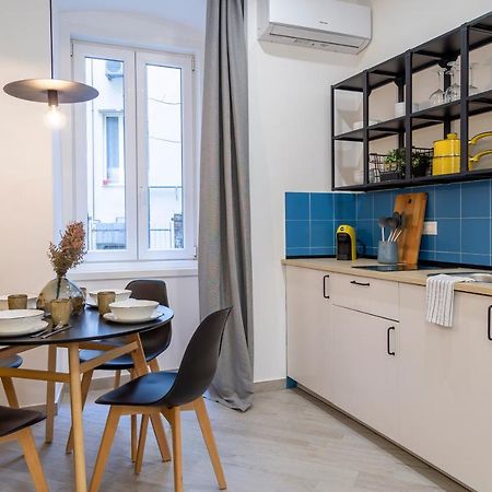 Stylish Apartment With An Arty Touch Fast Wifi Trieste Bagian luar foto