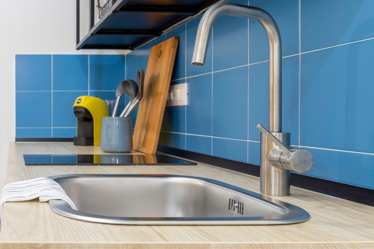 Stylish Apartment With An Arty Touch Fast Wifi Trieste Bagian luar foto