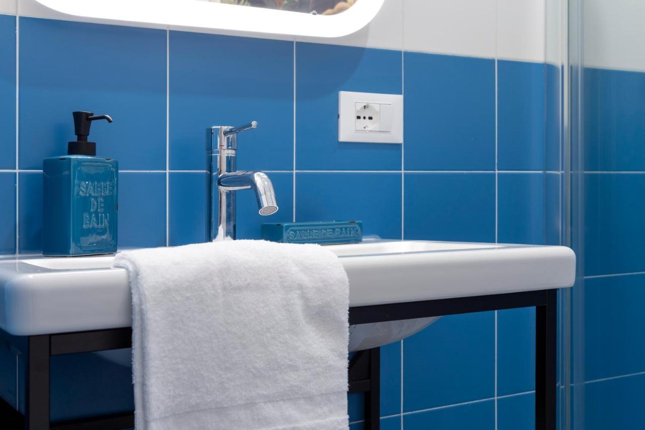 Stylish Apartment With An Arty Touch Fast Wifi Trieste Bagian luar foto