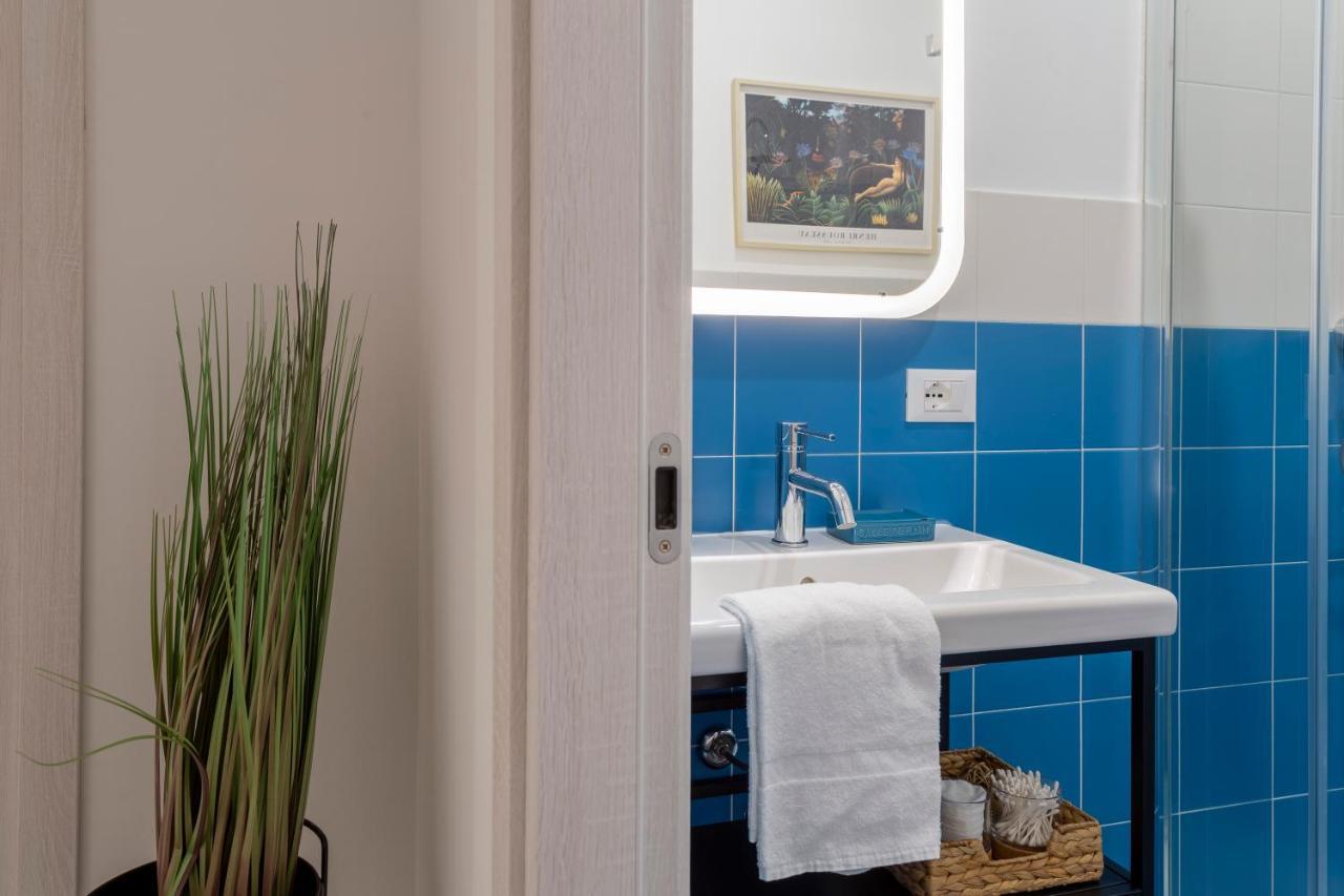 Stylish Apartment With An Arty Touch Fast Wifi Trieste Bagian luar foto