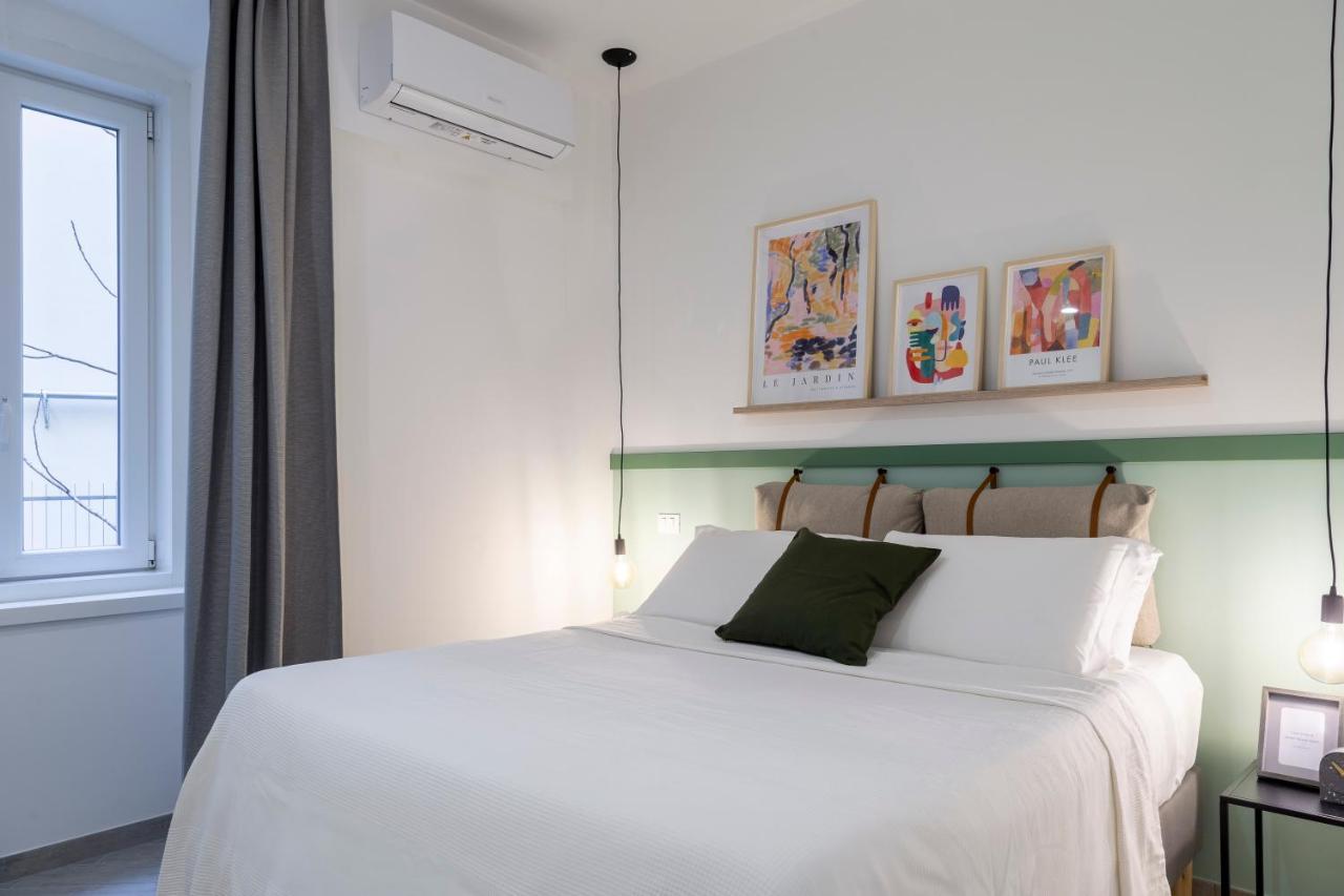 Stylish Apartment With An Arty Touch Fast Wifi Trieste Bagian luar foto